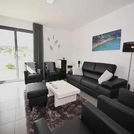 Villa Family With Terrace And Pool *