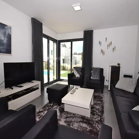 Vila Family With Terrace And Pool Foz do Arelho