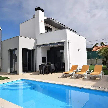 Vila Family With Terrace And Pool