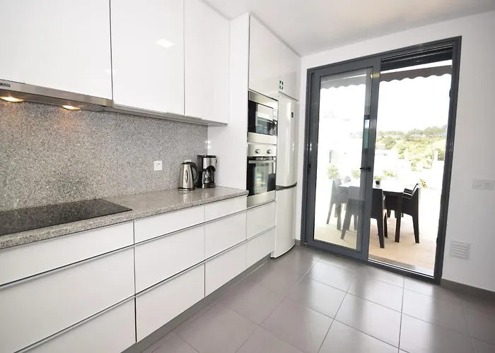 Vila Family With Terrace And Pool Foz do Arelho