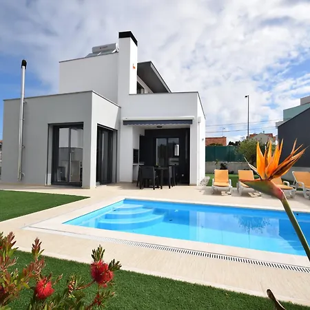 Family With Terrace And Pool Villa *