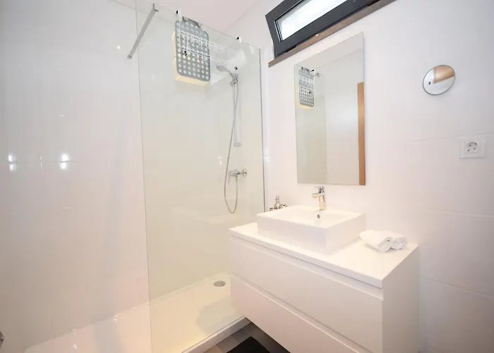 Family With Terrace And Pool *